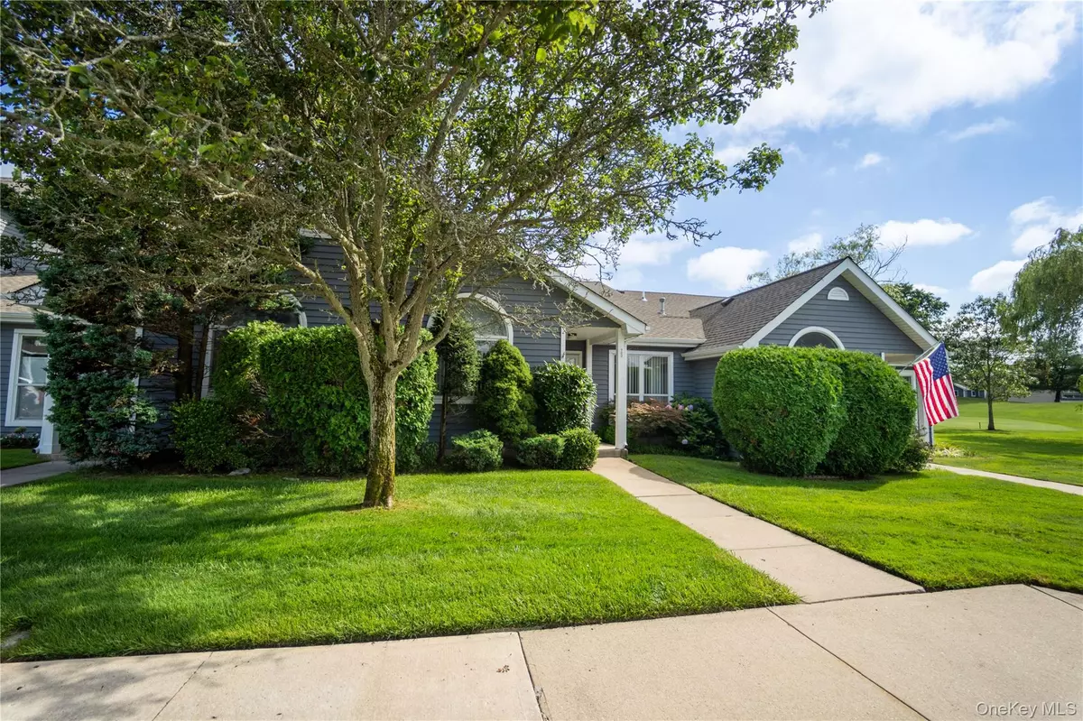 Middle Island, NY 11953,763 Spring Lake DR