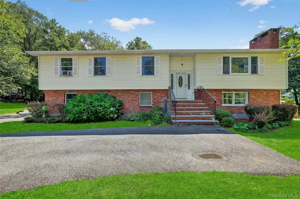 7 Kentwood DR, Carmel, NY 10512