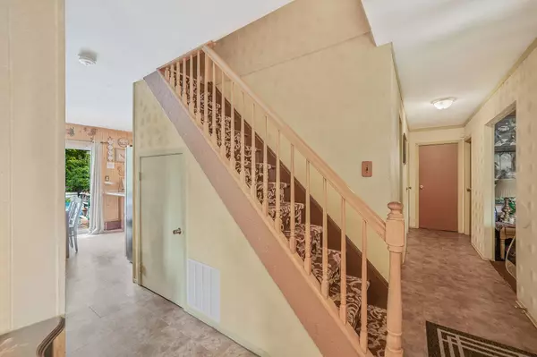 Selden, NY 11784,38 Charter RD