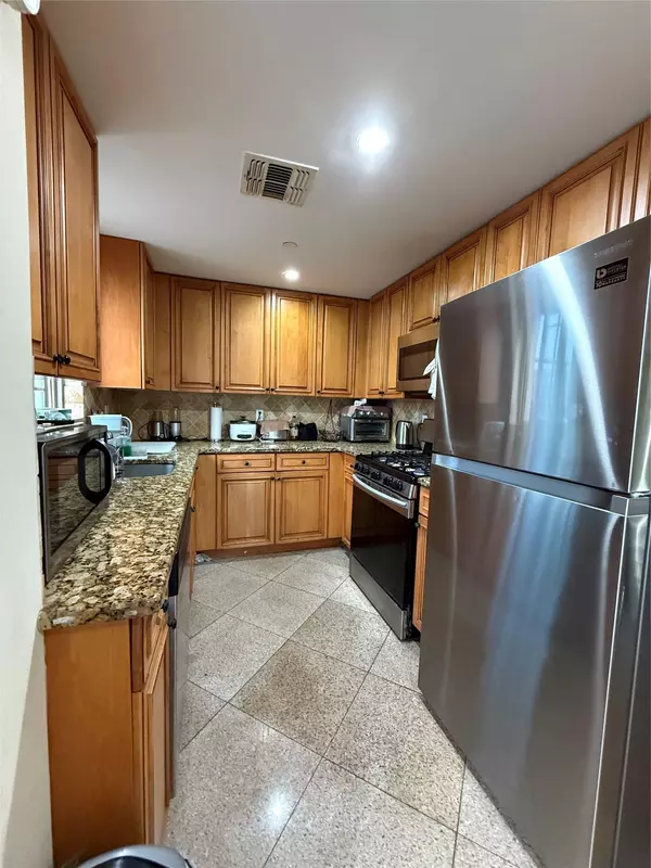 Jamaica Estates, NY 11432,170-12 Highland AVE