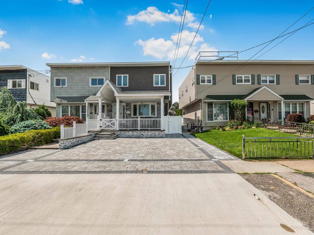 3221 Tierney PL, Bronx, NY 10465