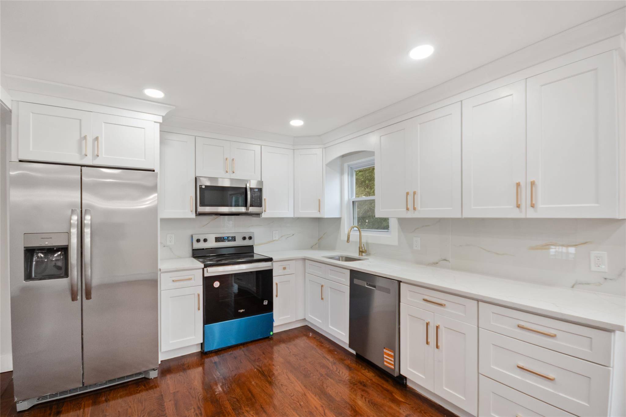 Bay Shore, NY 11706,4 S Cardinal CT
