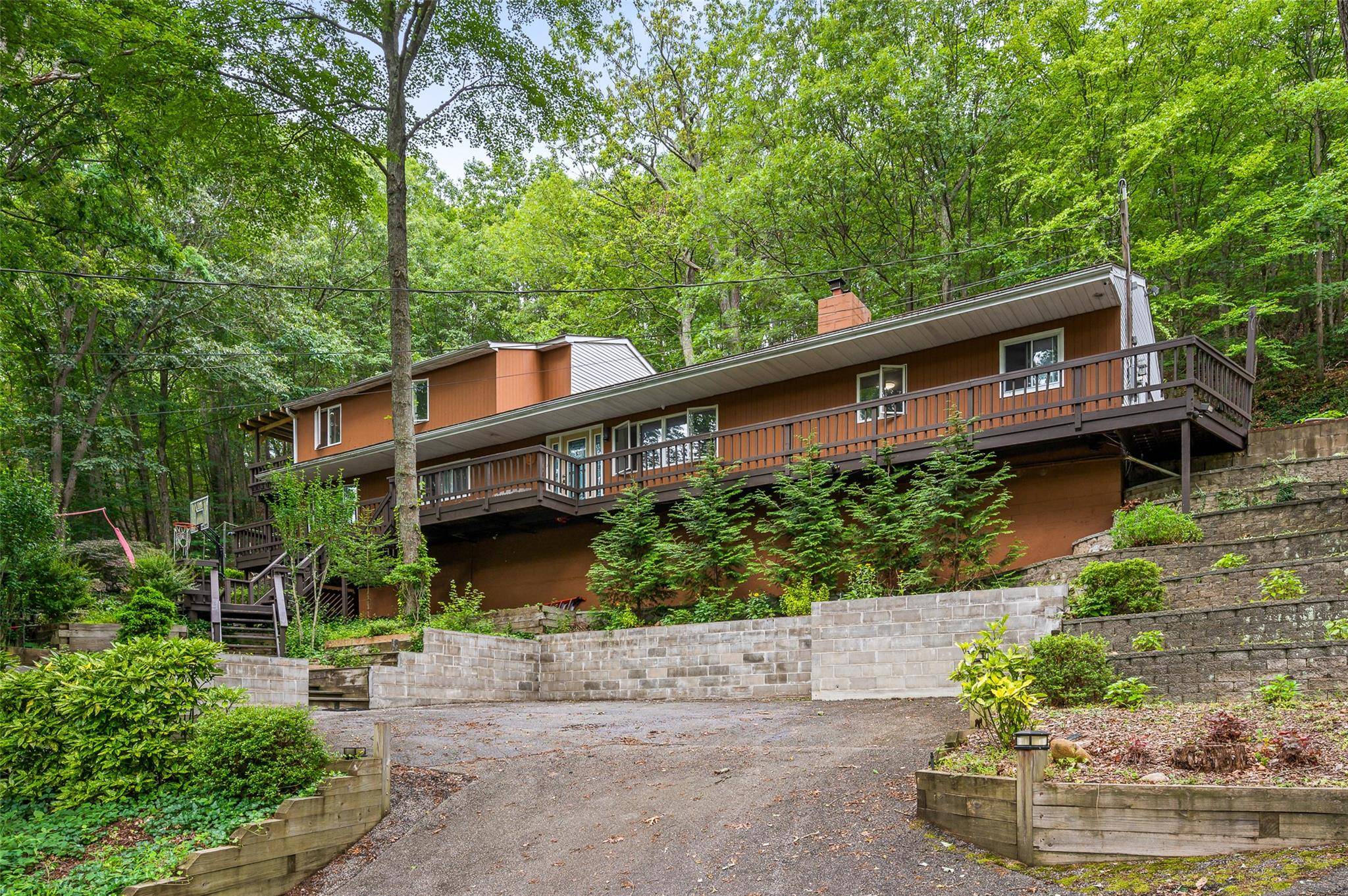 Cold Spring Harbor, NY 11724,485 Harbor RD