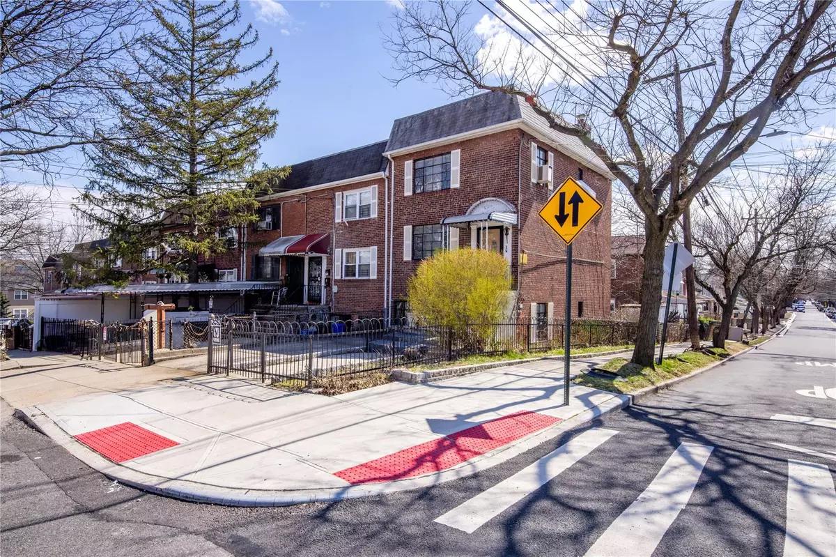 Bronx, NY 10466,1774 Pitman AVE
