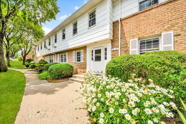 110 Parkside DR #110, Suffern, NY 10901