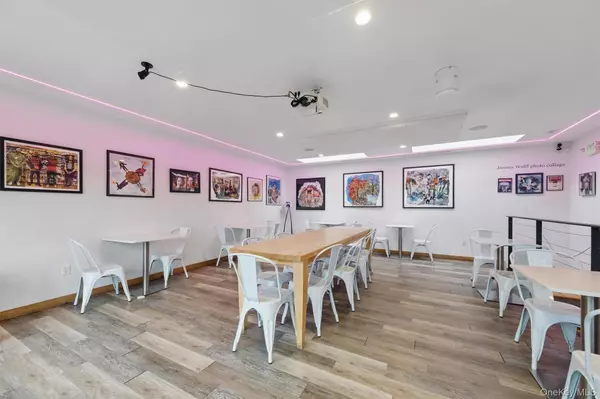 Pawling, NY 12564,10 E Main ST