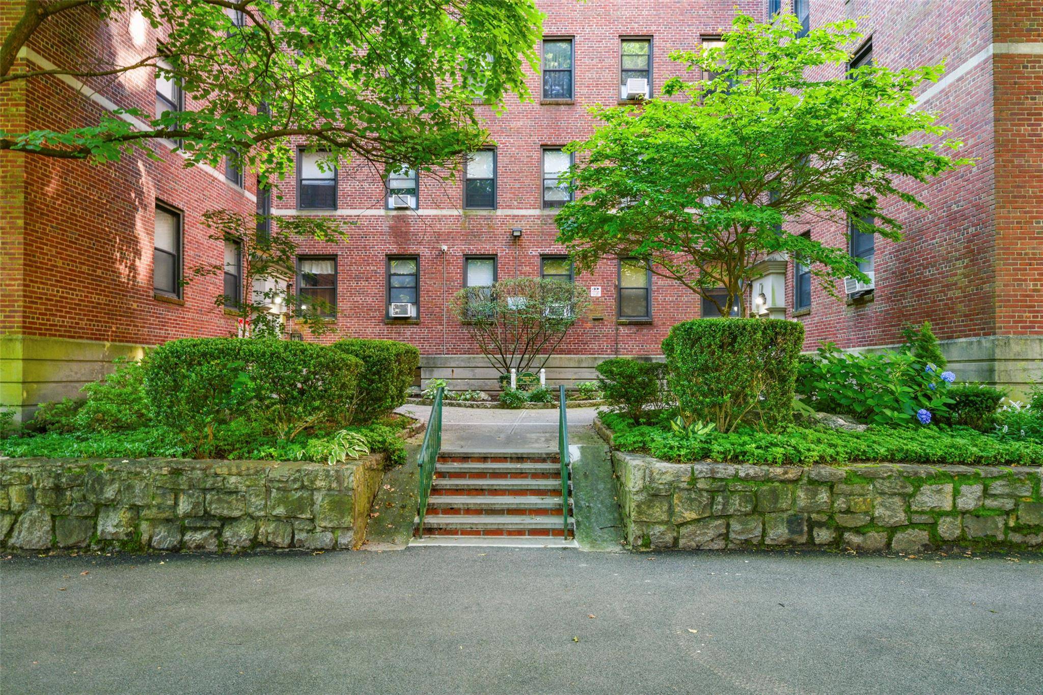 Larchmont, NY 10538,325A Richbell Road RD #5A