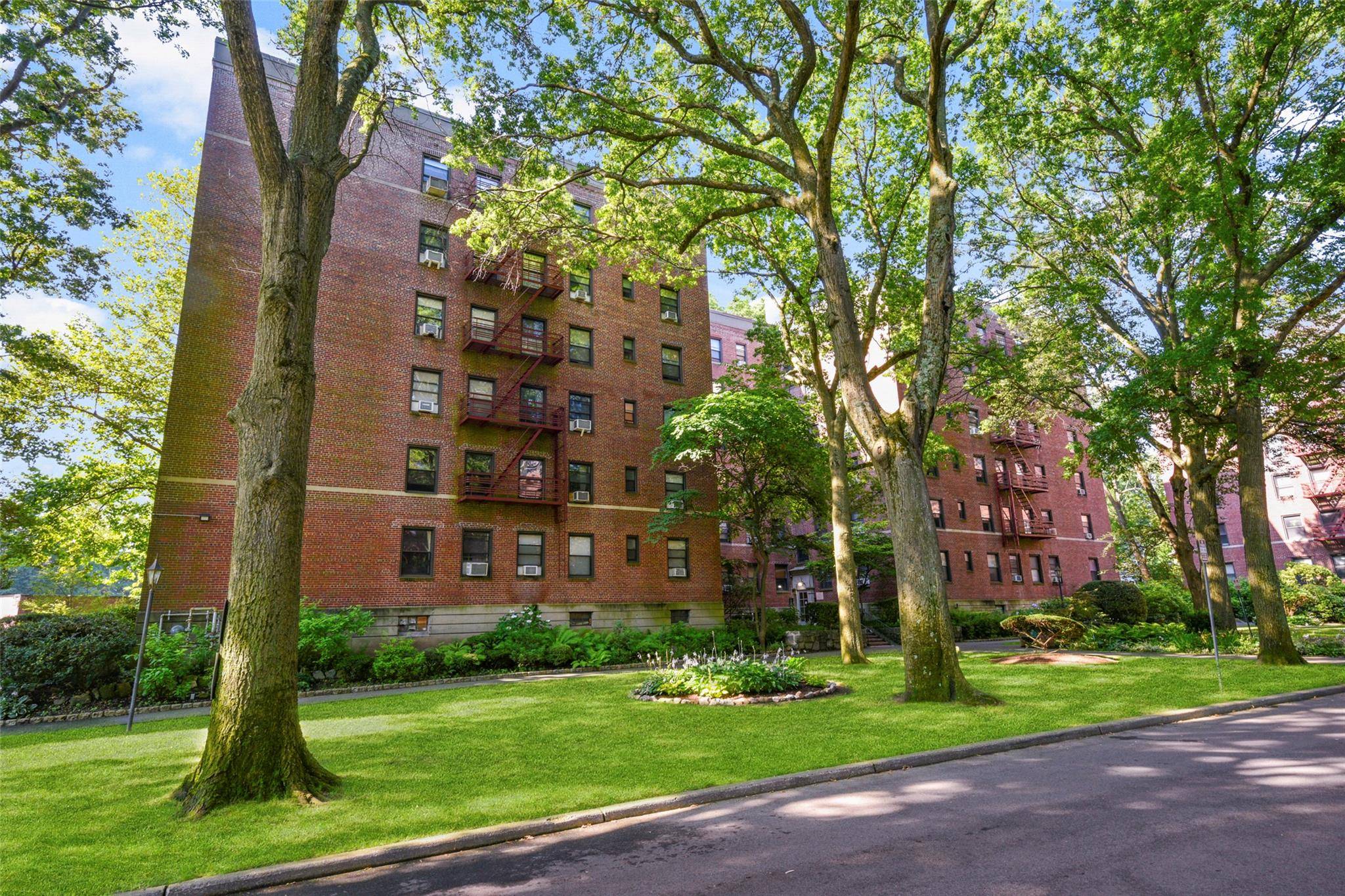 Larchmont, NY 10538,325A Richbell Road RD #5A
