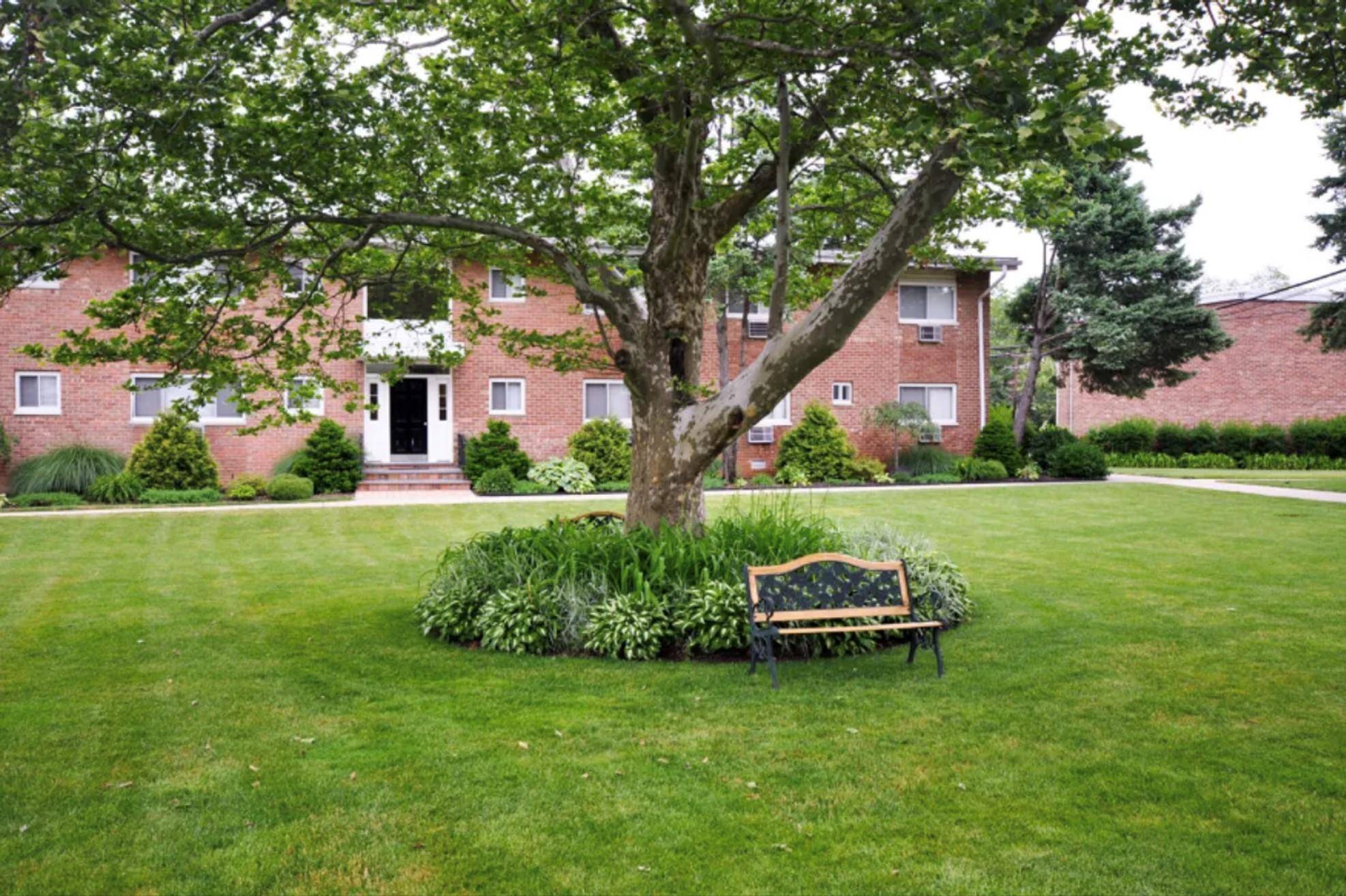 7 Wildwood Gardens #C1, Port Washington, NY 11050