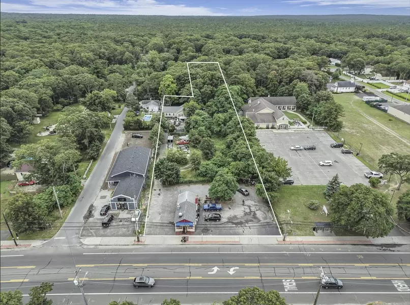 669 Flanders RD, Flanders, NY 11901
