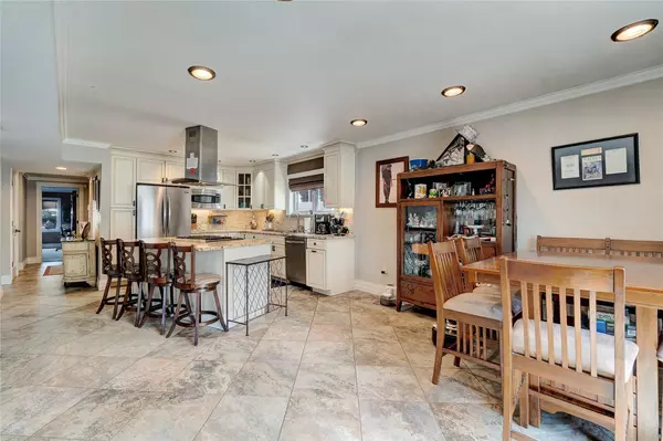 Howard Beach, NY 11414,15916 92nd ST