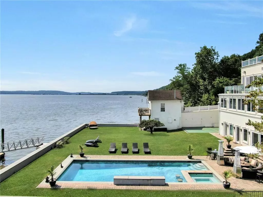 Nyack, NY 10960,74 River RD