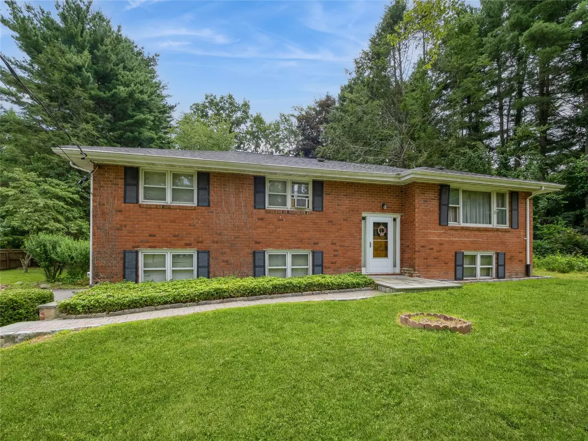 Fishkill, NY 12524,77 Lyndon RD