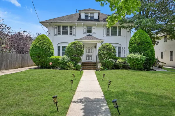 Lawrence, NY 11559,115 Central AVE