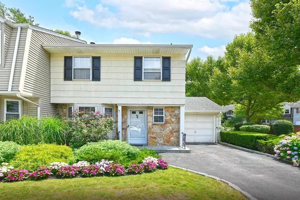 Jericho, NY 11753,46 Manors DR