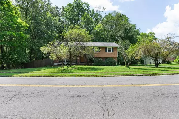 61 Pinebrook RD, Monsey, NY 10952