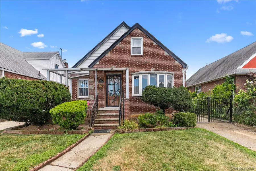 48 Wellington RD, Elmont, NY 11003
