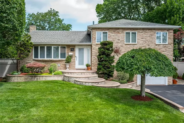 132 North DR, Massapequa, NY 11758