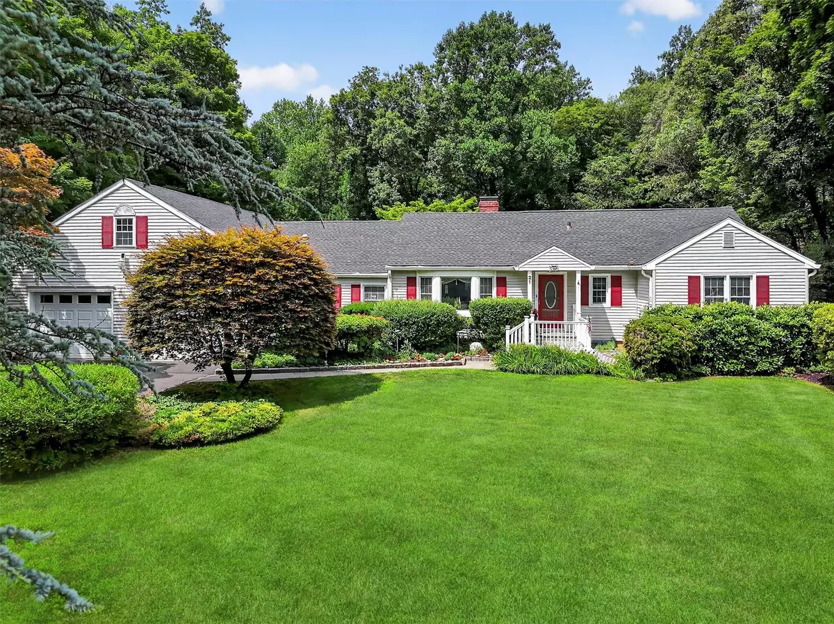 Katonah, NY 10536,21 Greenlawn RD