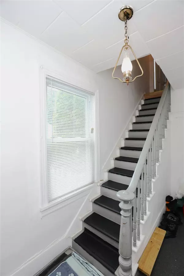 Kingston, NY 12401,144 Prospect ST