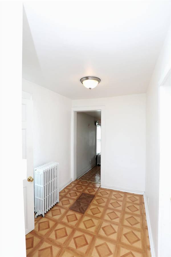 Kingston, NY 12401,144 Prospect ST