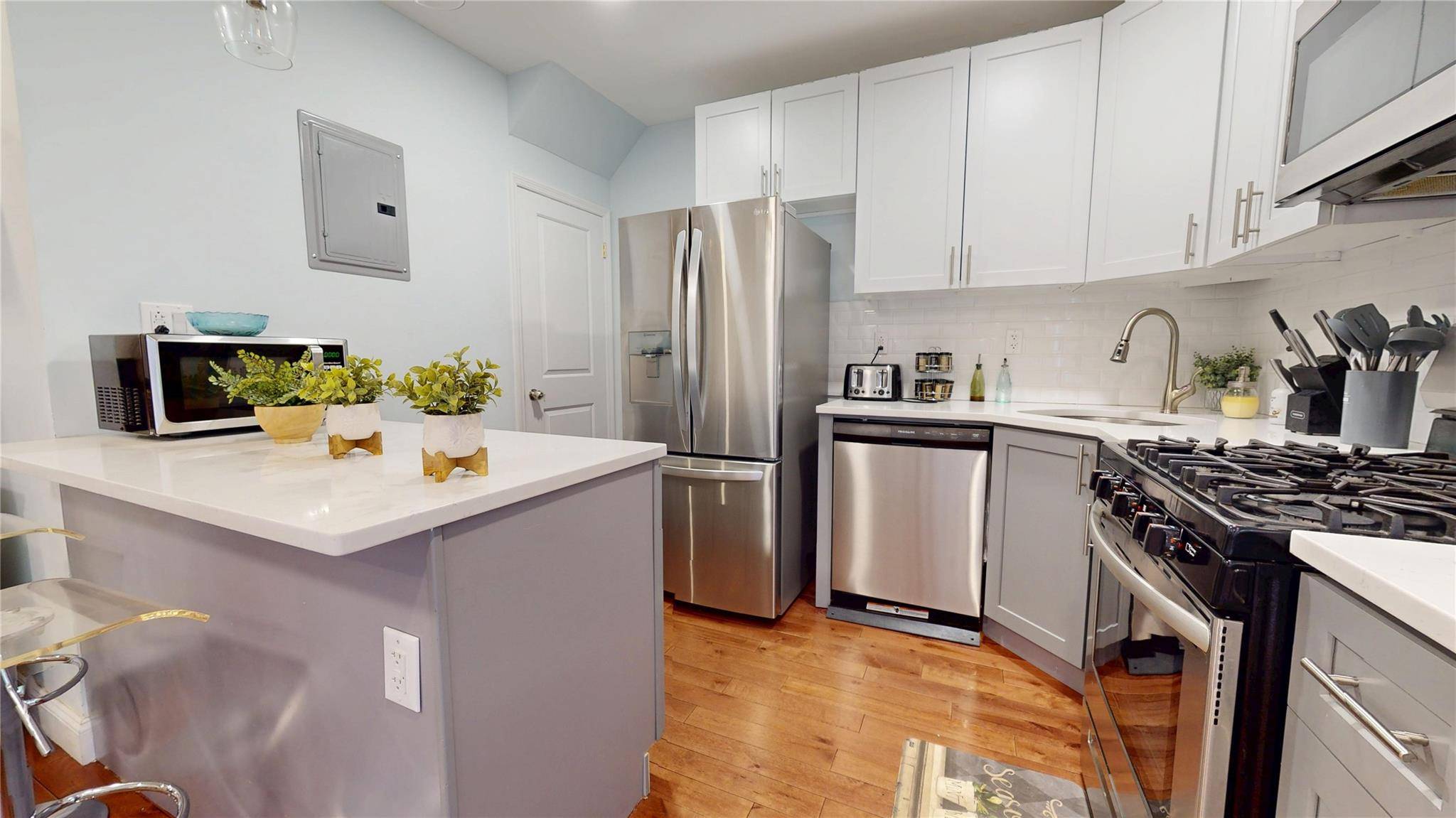 Jamaica, NY 11412,114-13 203rd st 203rd ST