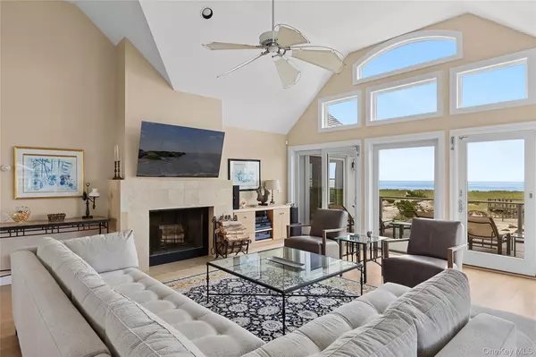 Westhampton Beach, NY 11978,217 Dune RD