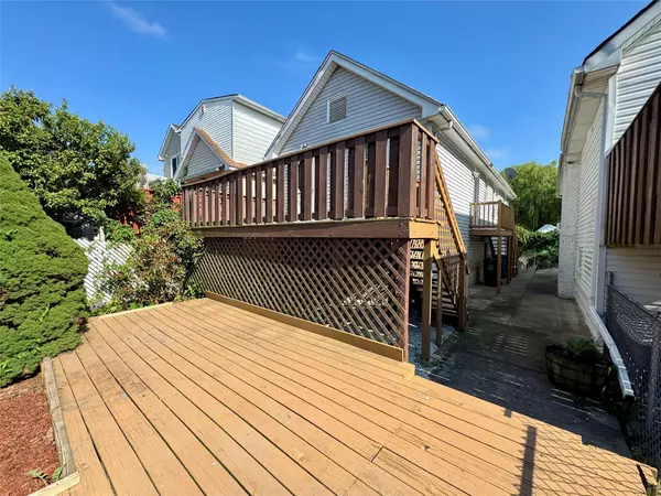 Howard Beach, NY 11414,10221 Davenport CT