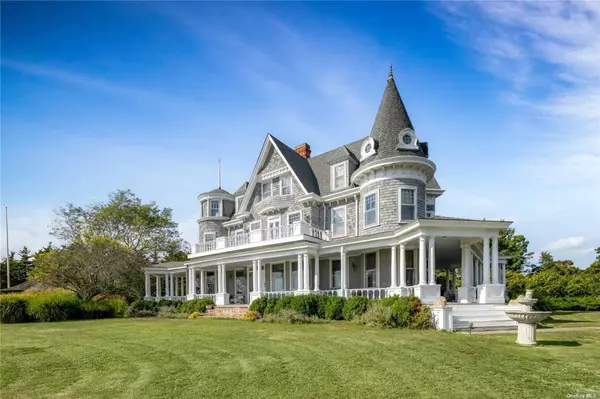 Center Moriches, NY 11934,9 Convent LN