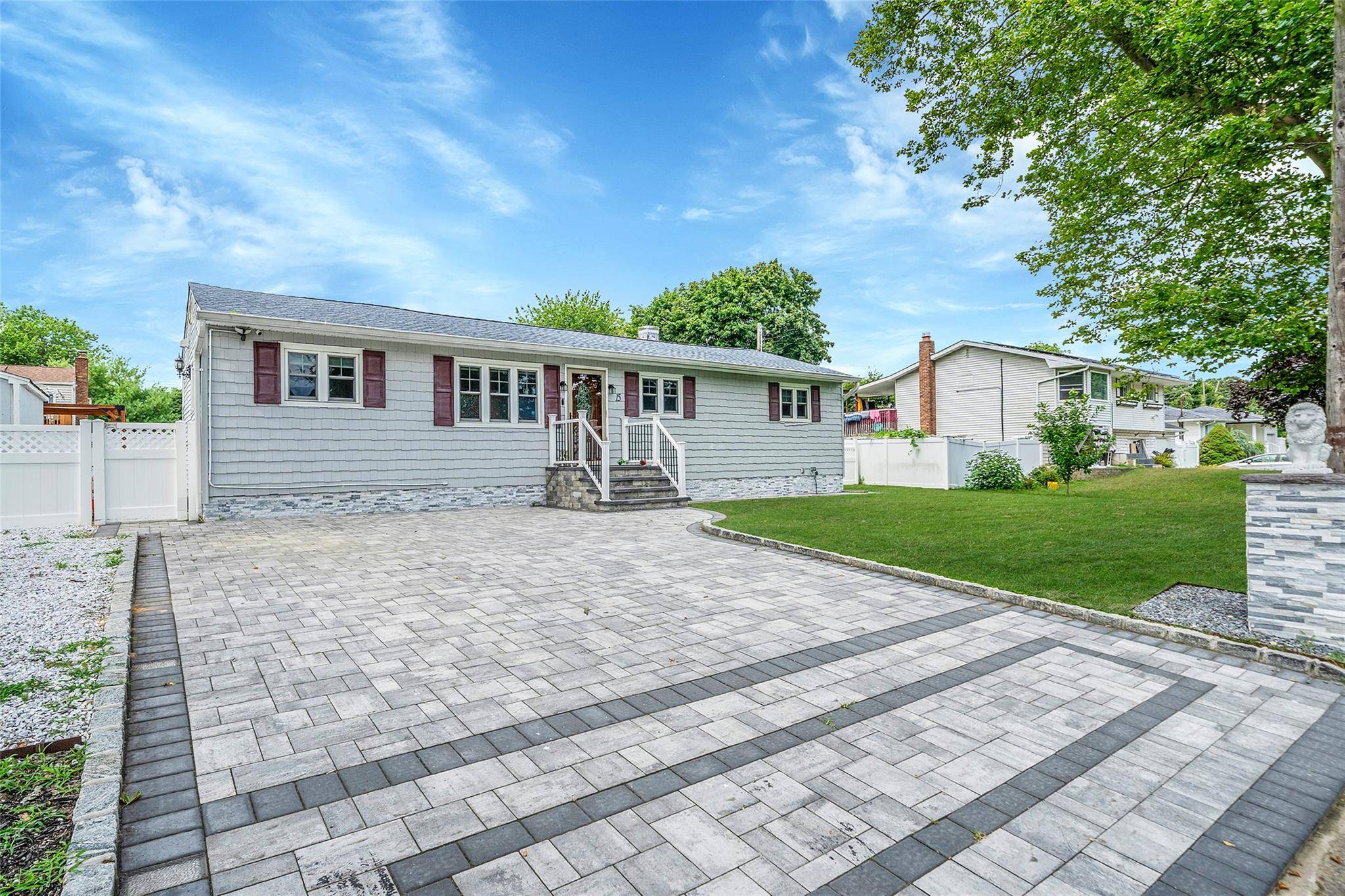15 Liberty AVE, Selden, NY 11784