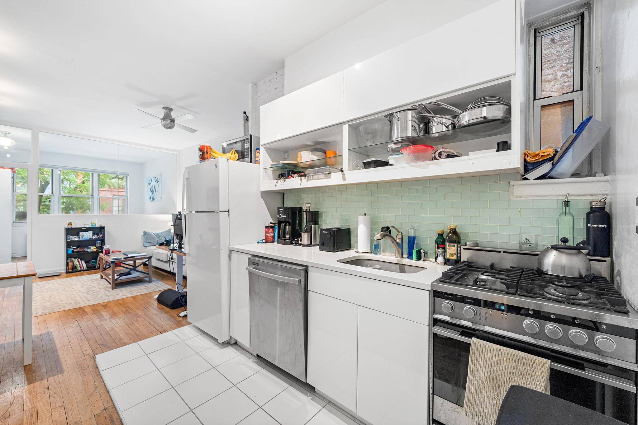 New York (manhattan), NY 10128,313 E 89th ST #2C