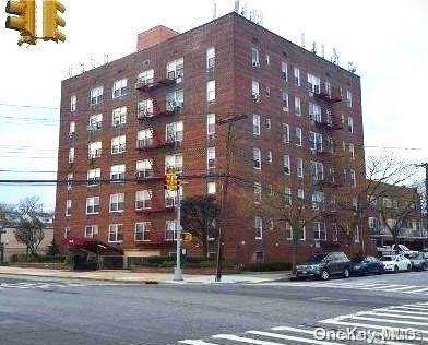 222-89 Braddock Avenue #6B, Bellerose, NY 11426