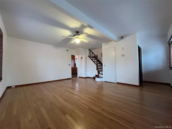 Middle Village, NY 11379,73-08 Juniper Valley RD