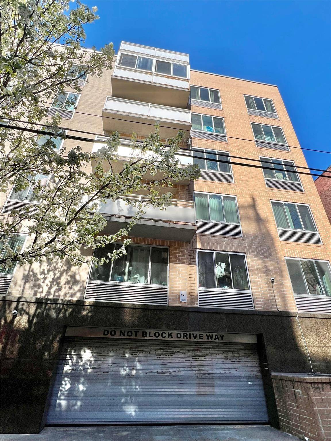 Flushing, NY 11355,43-17 Union ST #6C
