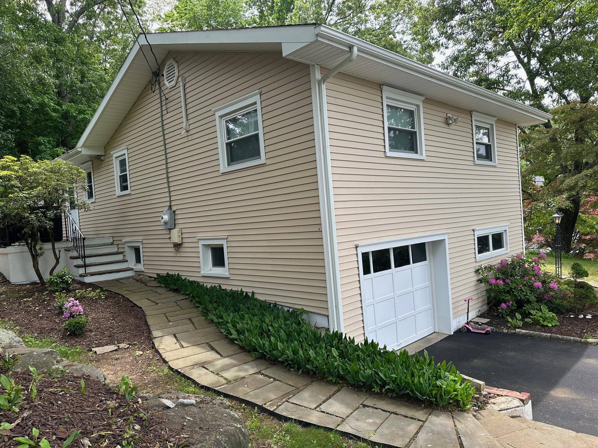 Bedford Hills, NY 10507,5 High ST