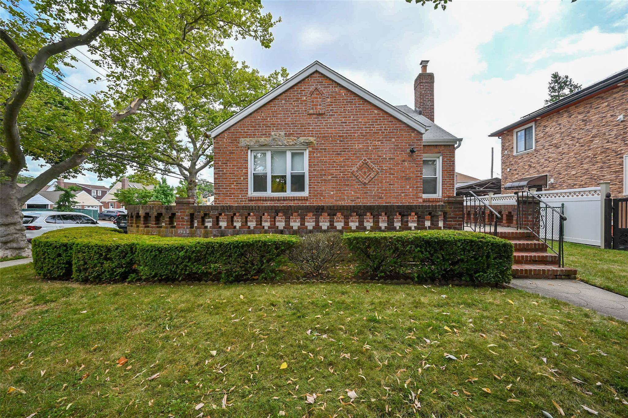 Bellerose, NY 11426,82-03 247 ST