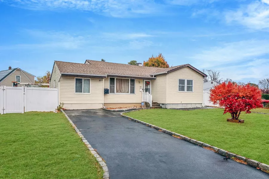 445 Madison AVE, Brentwood, NY 11717