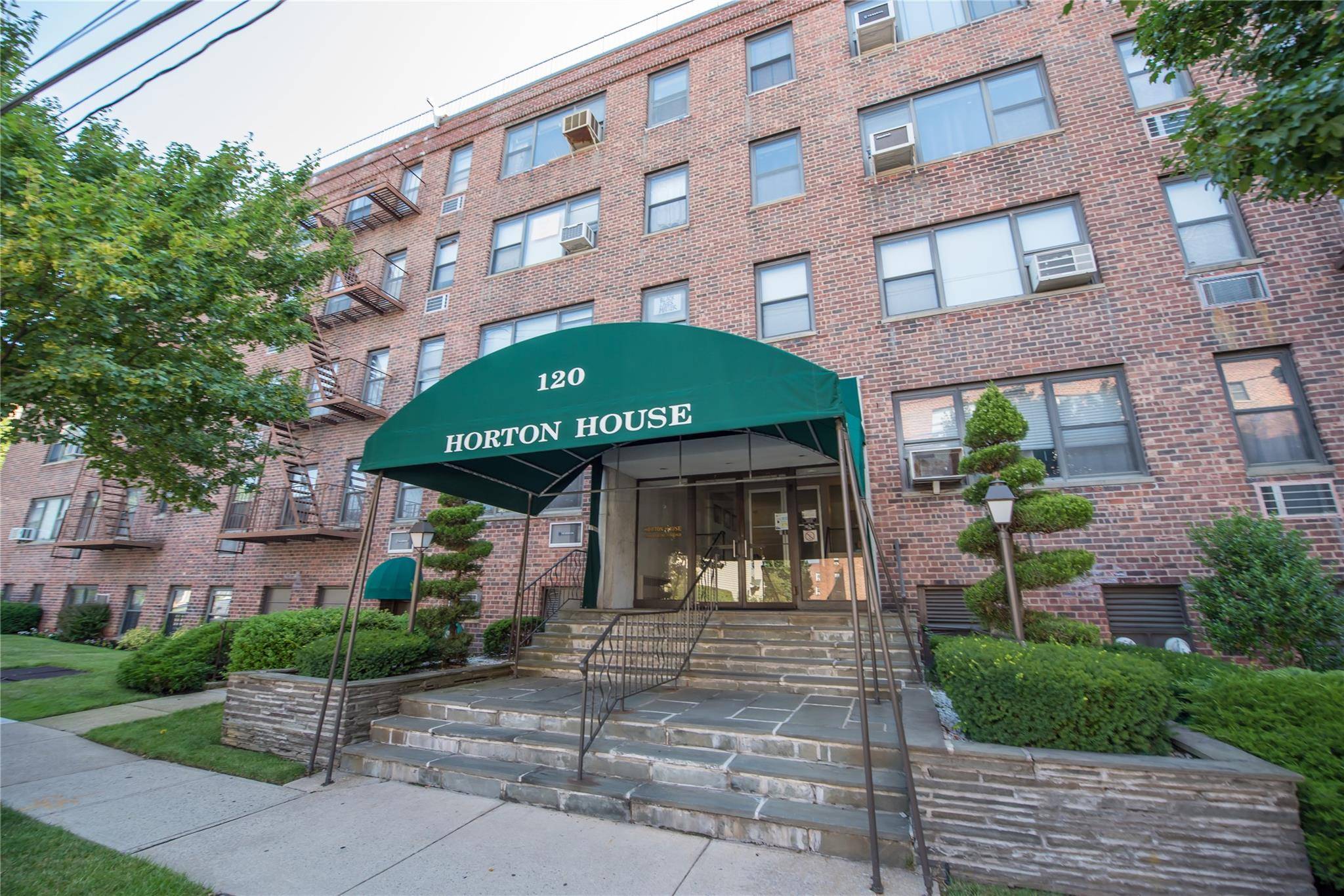 120 Horton HWY #C7, Mineola, NY 11501