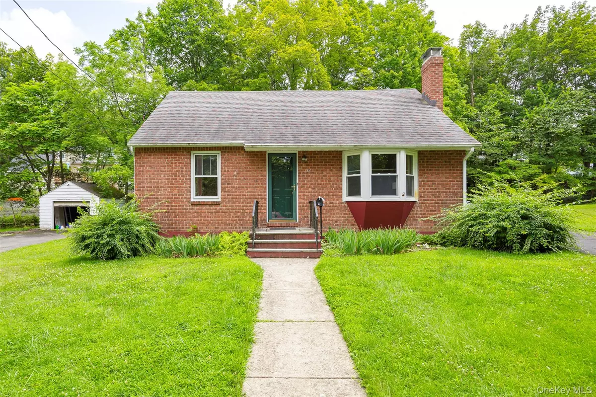 New Paltz, NY 12561,32 N Oakwood TER