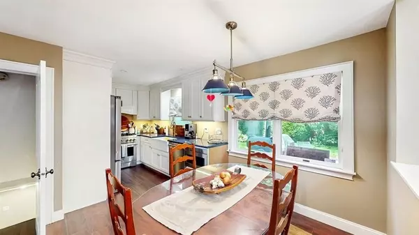 East Northport, NY 11731,18 Dickinson AVE