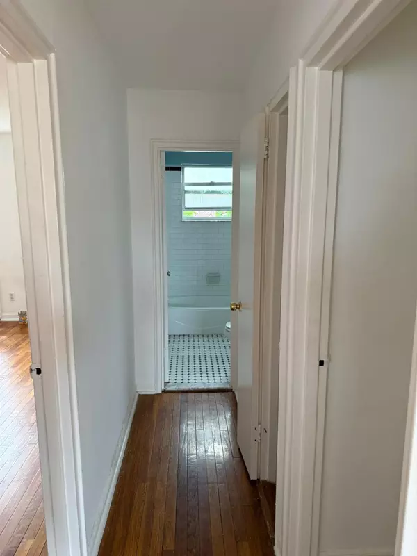 White Plains, NY 10606,205 West Post Road #2H