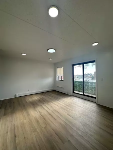 41-28 71st ST #4D, Woodside, NY 11377