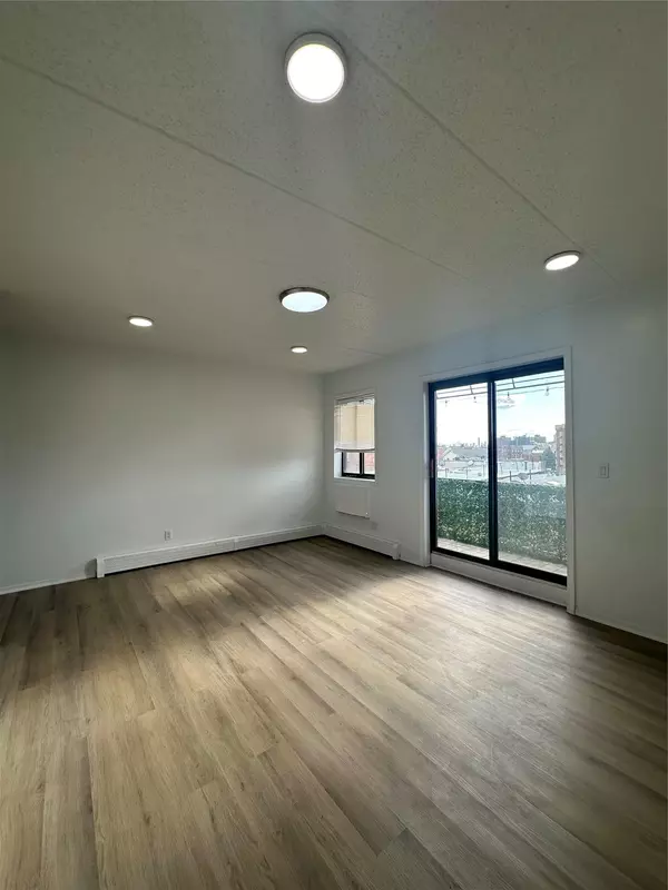 41-28 71st ST #4D, Woodside, NY 11377