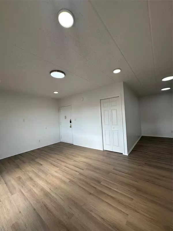 Woodside, NY 11377,41-28 71st ST #4D