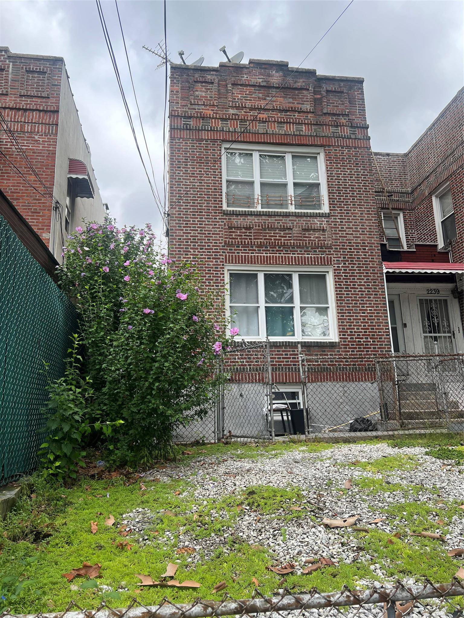 Bronx, NY 10462,2237 Ellis AVE