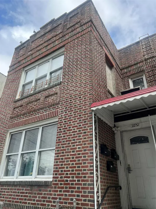 Bronx, NY 10462,2237 Ellis AVE