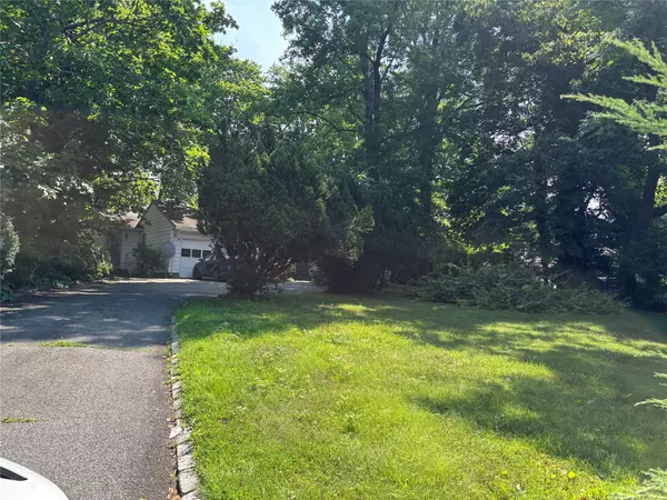 Great Neck, NY 11023,60 POLO RD