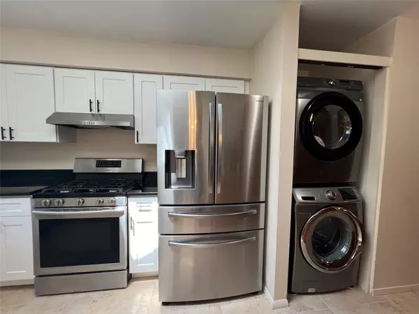 Glen Cove, NY 11542,Address not disclosed