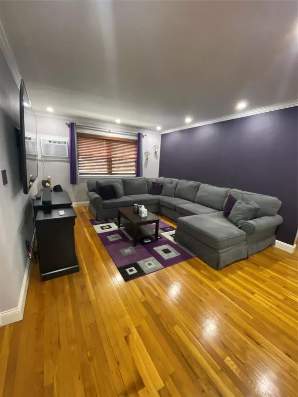 Howard Beach, NY 11414,8011 Shore Pkwy #287
