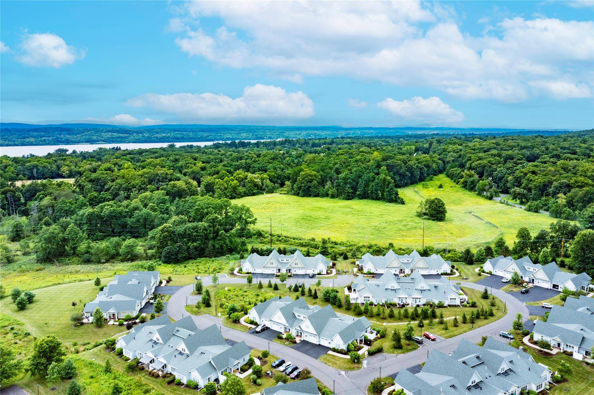 Rhinebeck, NY 12572,10 Oakwood LN